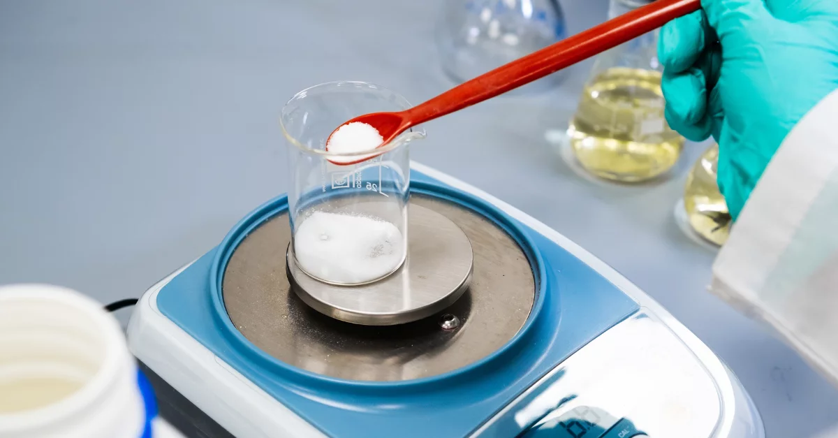 Análise de laboratório e controle de qualidade de amostra de taurina em pó para importação.
