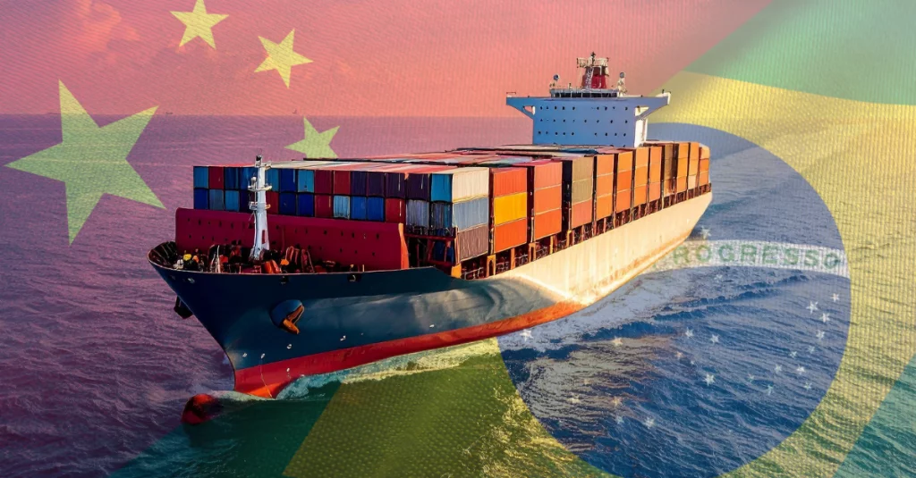 Navio porta-contêineres, ilustrando a balança comercial Brasil-China no primeiro semestre de 2026.