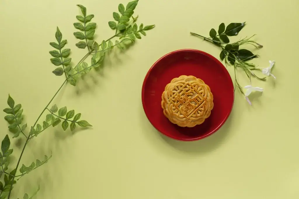 O mooncake, ou bolinho da lua, é o símbolo mais conhecido do Festival do Meio-Outono.